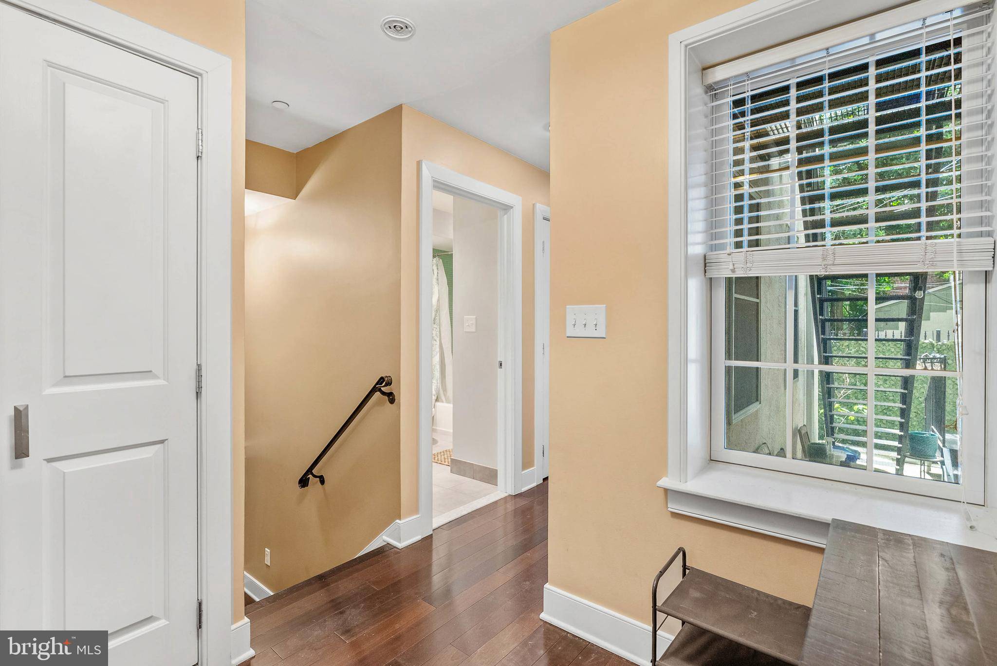 Philadelphia, PA 19102,1522-24 RACE ST #1