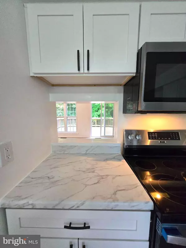 Lorton, VA 22079,7657 SHEFFIELD VILLAGE LN