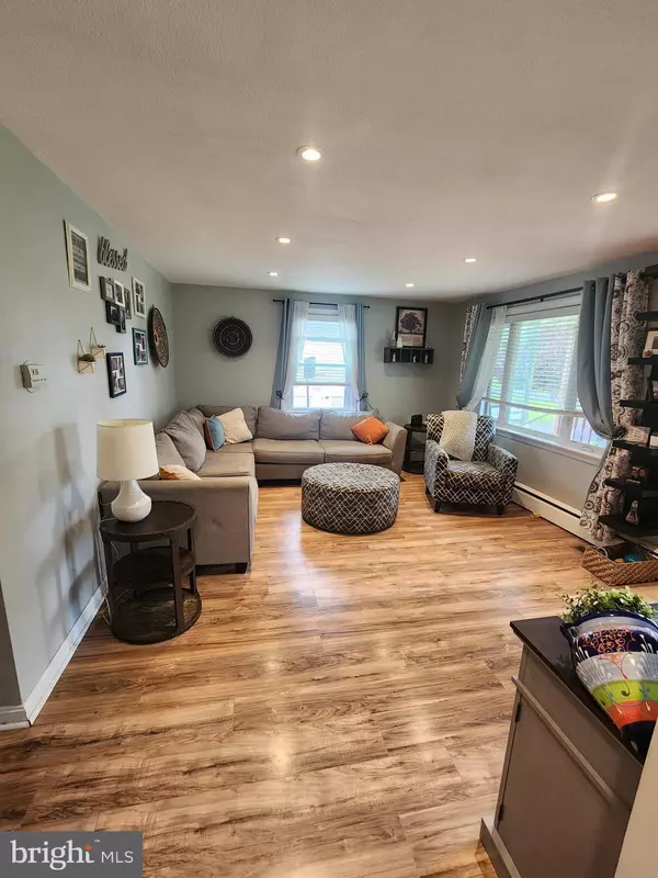 Feasterville Trevose, PA 19053,223 ROSEWOOD AVE