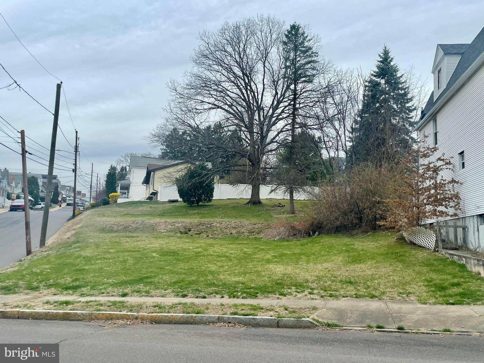 25/20 SPRUCE AND ANDOVER, Wilkes Barre, PA 18702