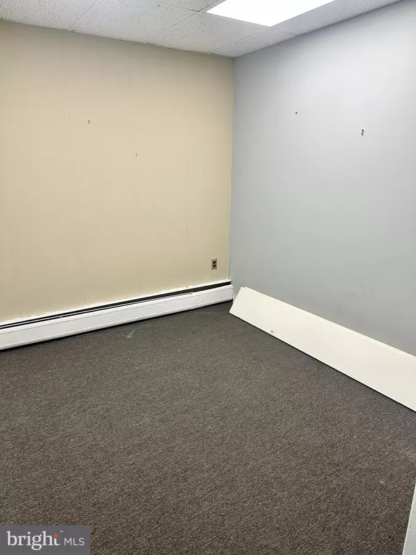 Berlin, NJ 08009,339 N ROUTE 73 - #4,5,6