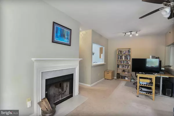 Odenton, MD 21113,600 RESTY LN #202