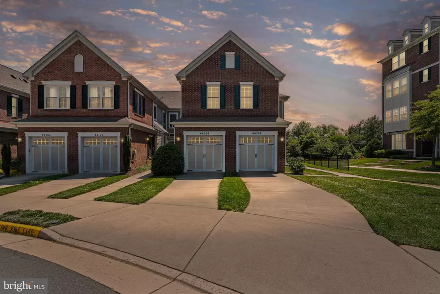 44099 PEIROSA TER, Chantilly, VA 20152