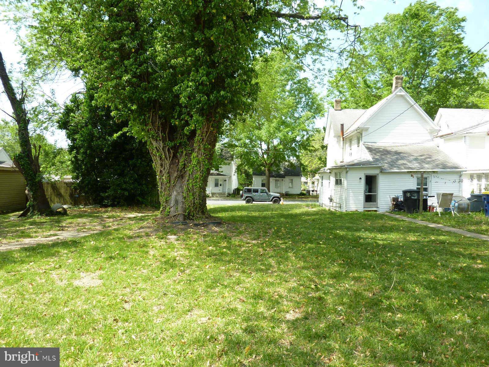 Dover, DE 19904,209 NEW