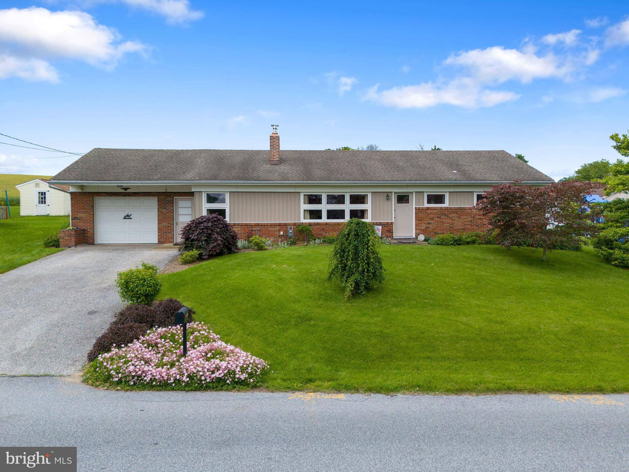 Jacobus, PA 17407,28 PINE ST