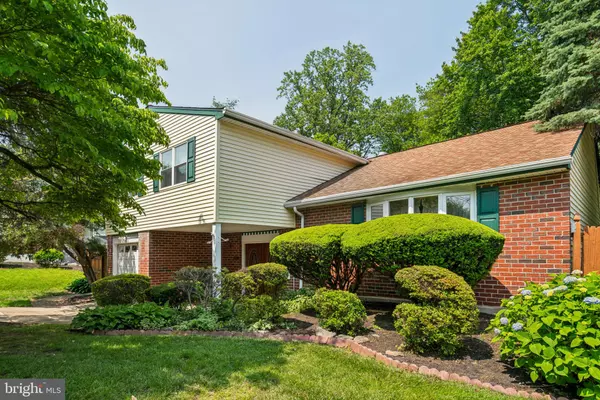 435 KISMET TER, Philadelphia, PA 19115