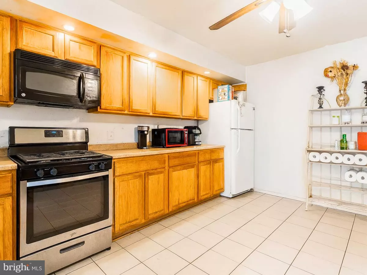 Baltimore, MD 21205,2715 E MADISON ST