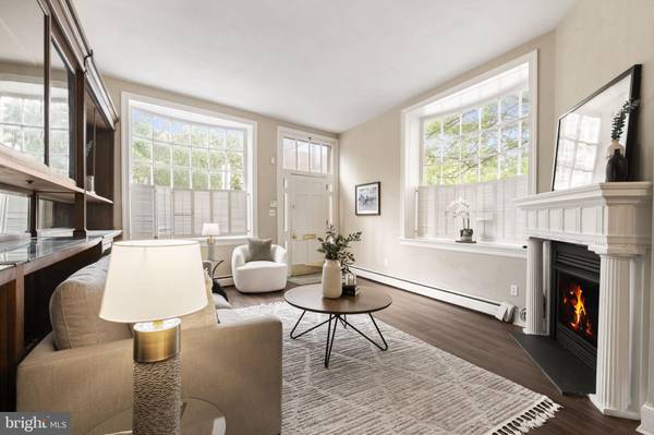 Philadelphia, PA 19147,858 S FRONT ST