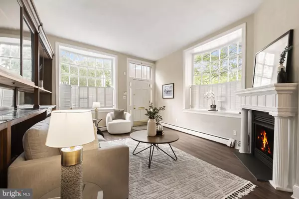 Philadelphia, PA 19147,858 S FRONT ST