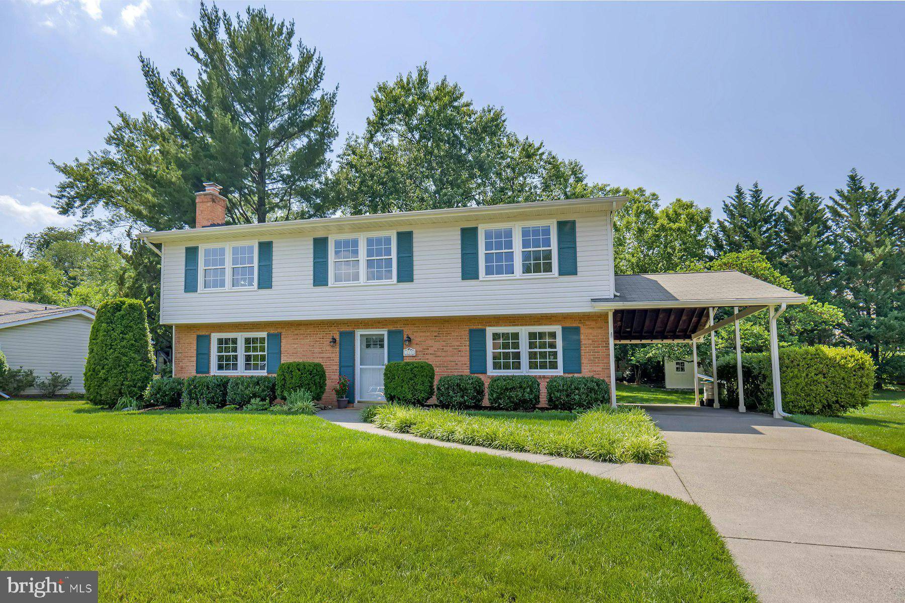 Leesburg, VA 20176,213 WILDMAN ST NE