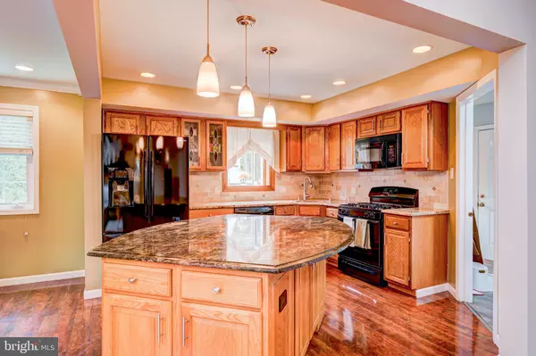 Langhorne, PA 19053,1006 MANOR LN