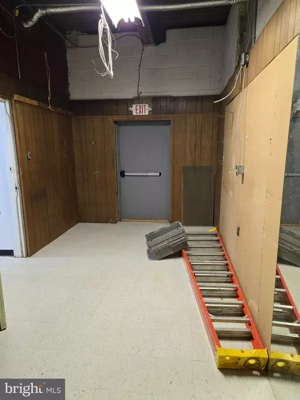 Woodbury, NJ 08096,830 N BROAD ST