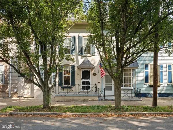 Martinsburg, WV 25401,219-221 N MAPLE AVE