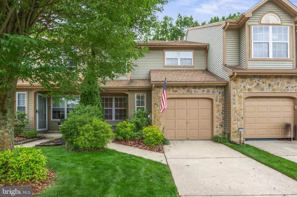 36 KETTLEBROOK DR, Mount Laurel, NJ 08054