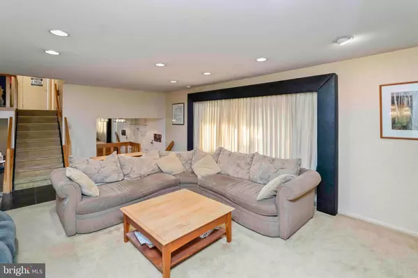 Huntingdon Valley, PA 19006,3886 DEMPSEY LN