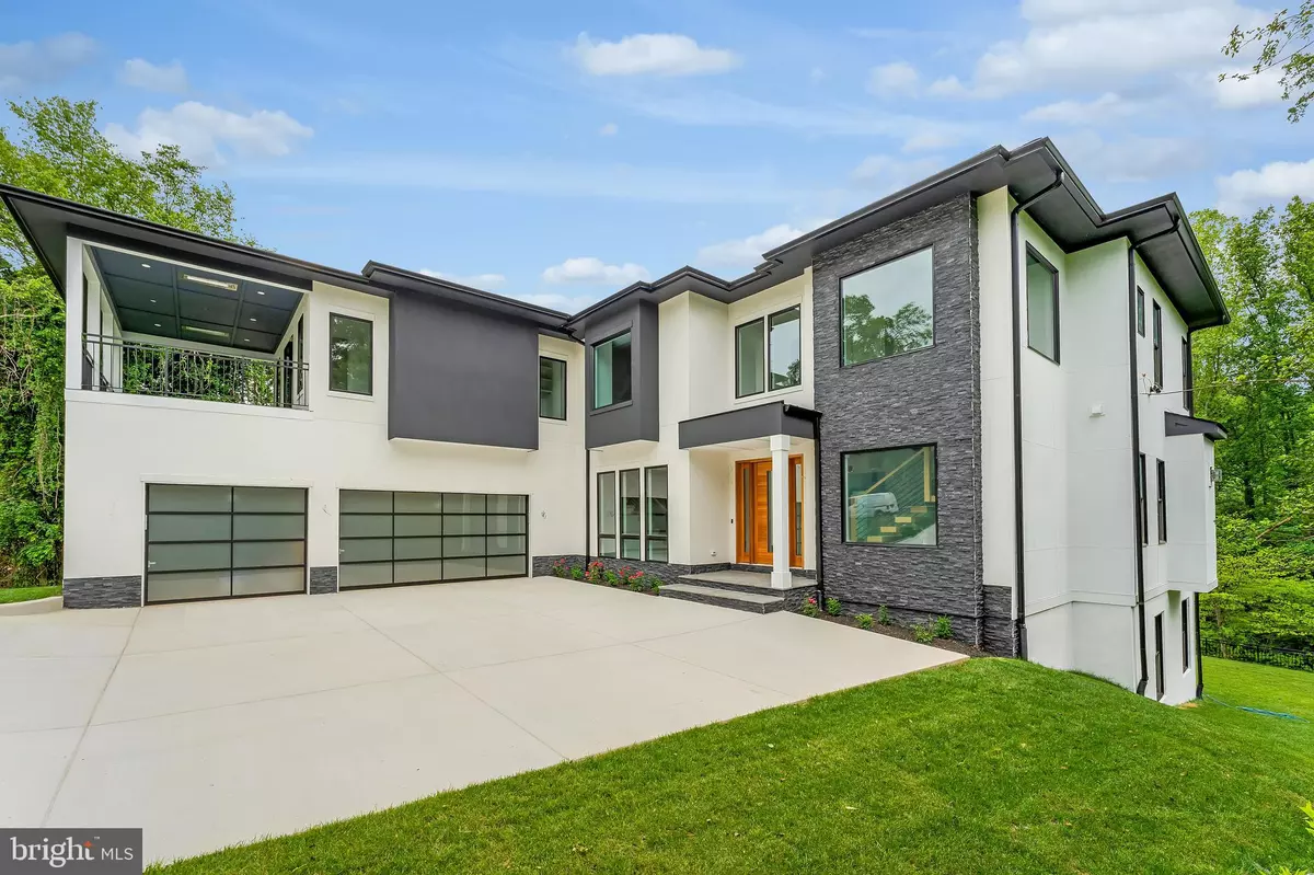 Mclean, VA 22101,1434 WAGGAMAN CIR