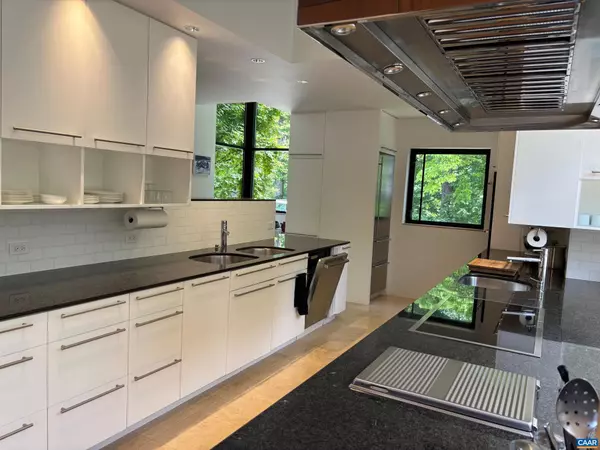 Charlottesville, VA 22903,Address not disclosed