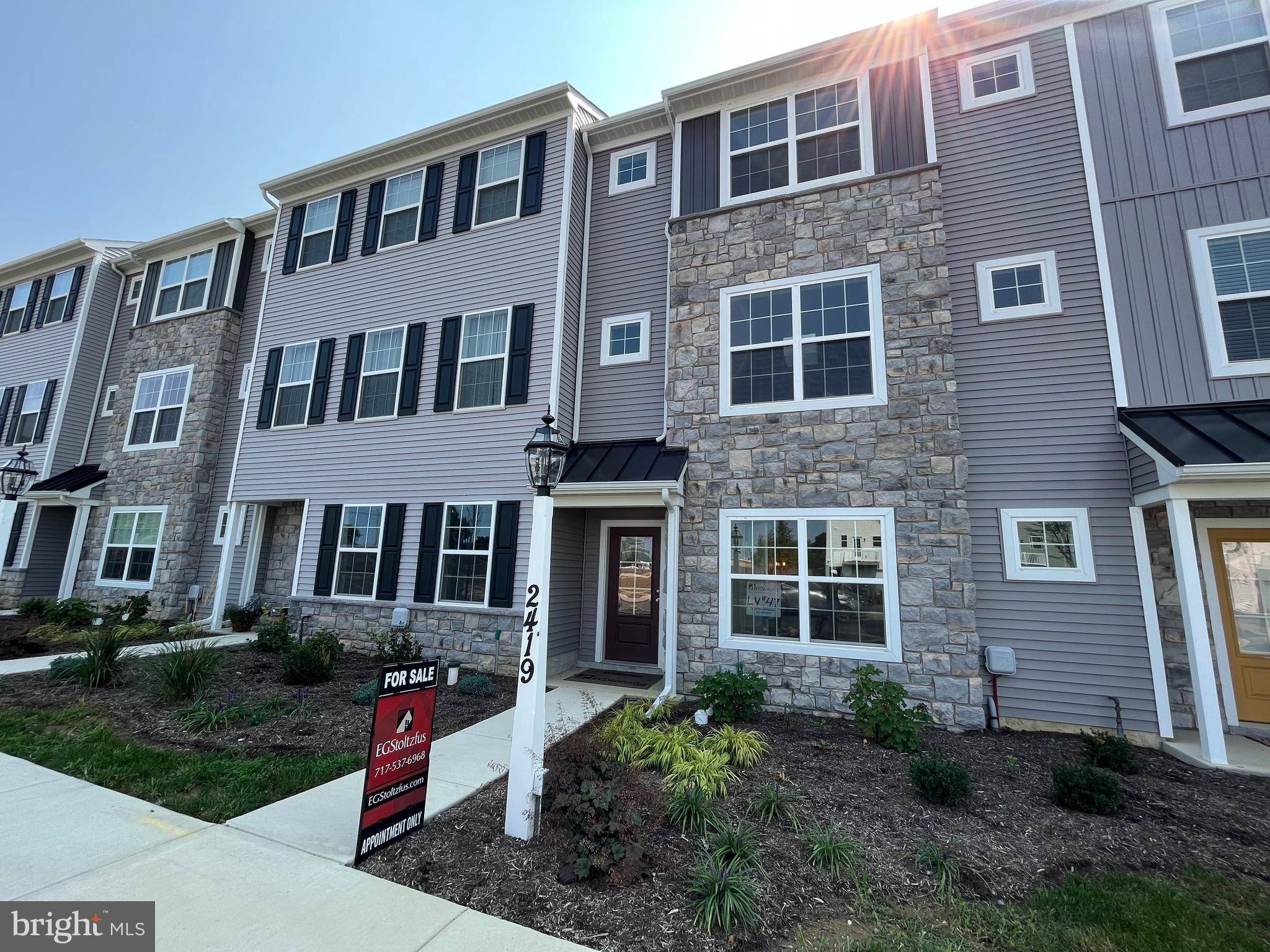 2471 SPRING WATER CIR, Lancaster, PA 17601