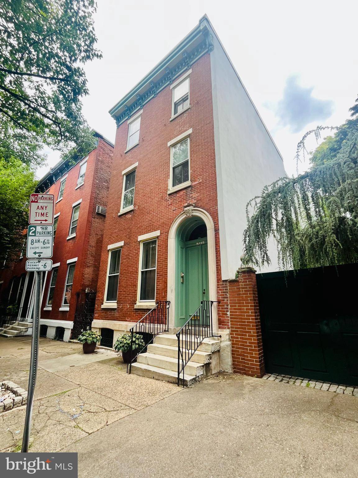 2031 MOUNT VERNON ST, Philadelphia, PA 19130