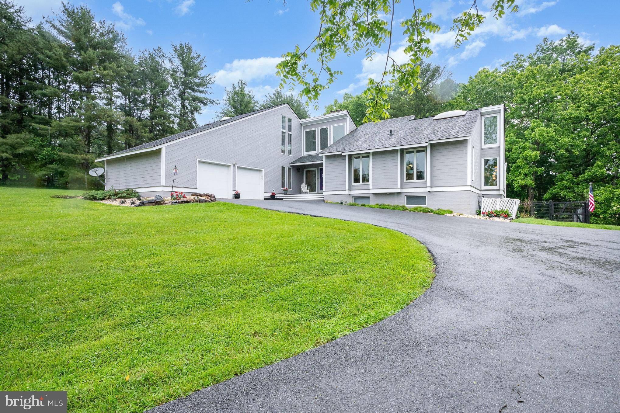 16222 HAMPTON RD, Hamilton, VA 20158
