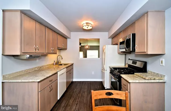 Warminster, PA 18974,906 CLOVER PL