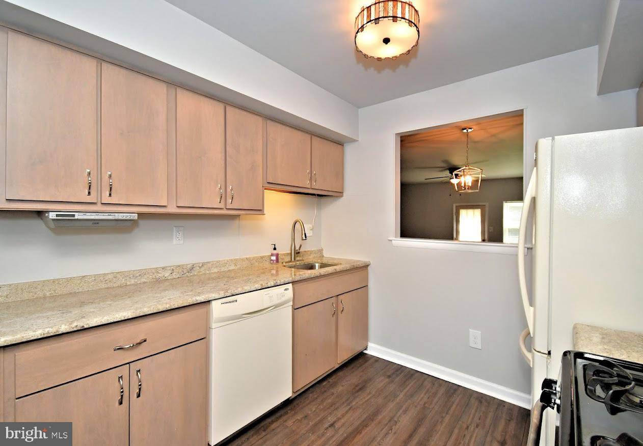 Warminster, PA 18974,906 CLOVER PL