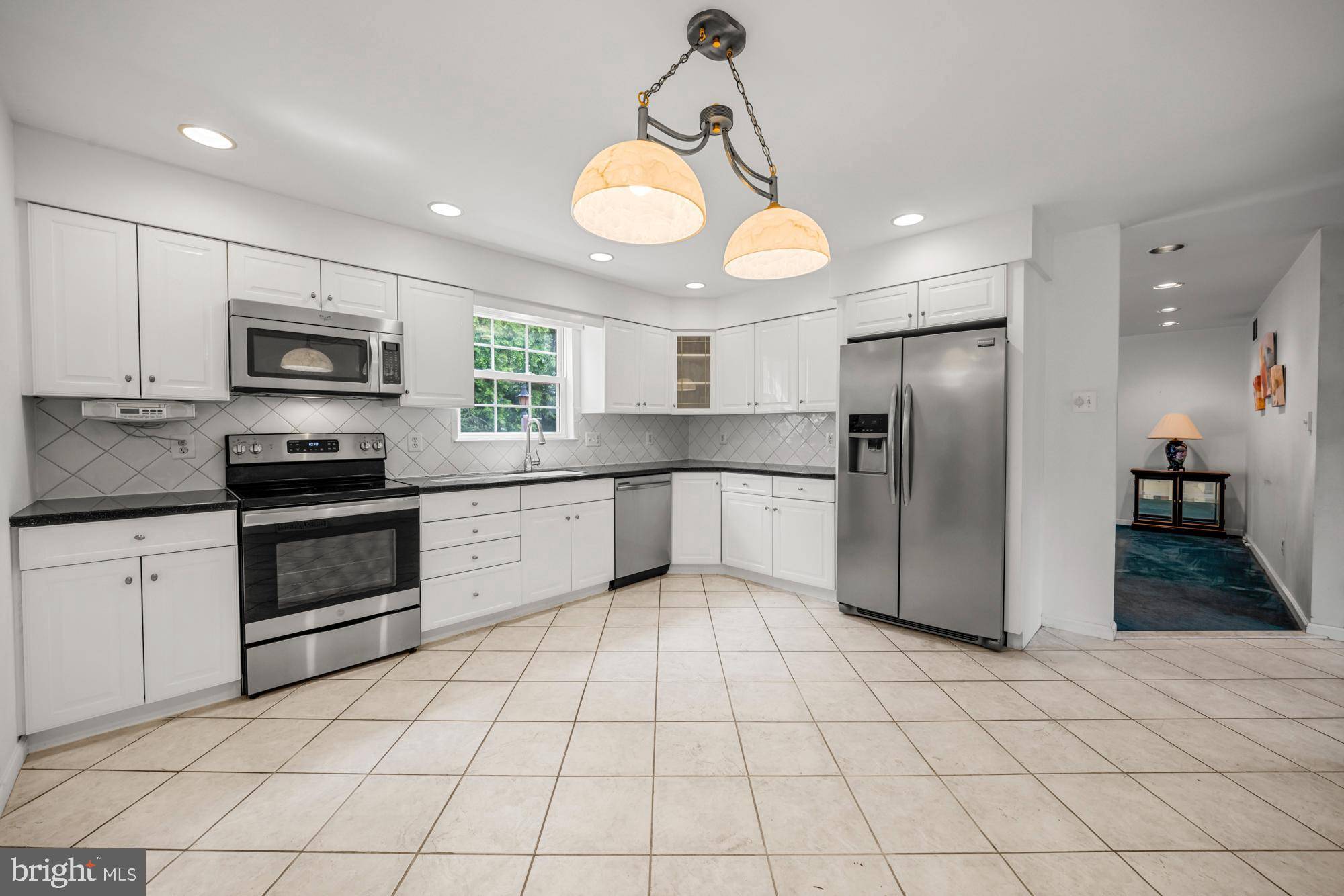 Cinnaminson, NJ 08077,1 CARRIAGE WAY