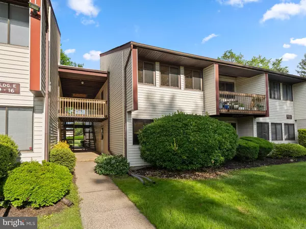 11 E AVON DR #E,  Hightstown,  NJ 08520
