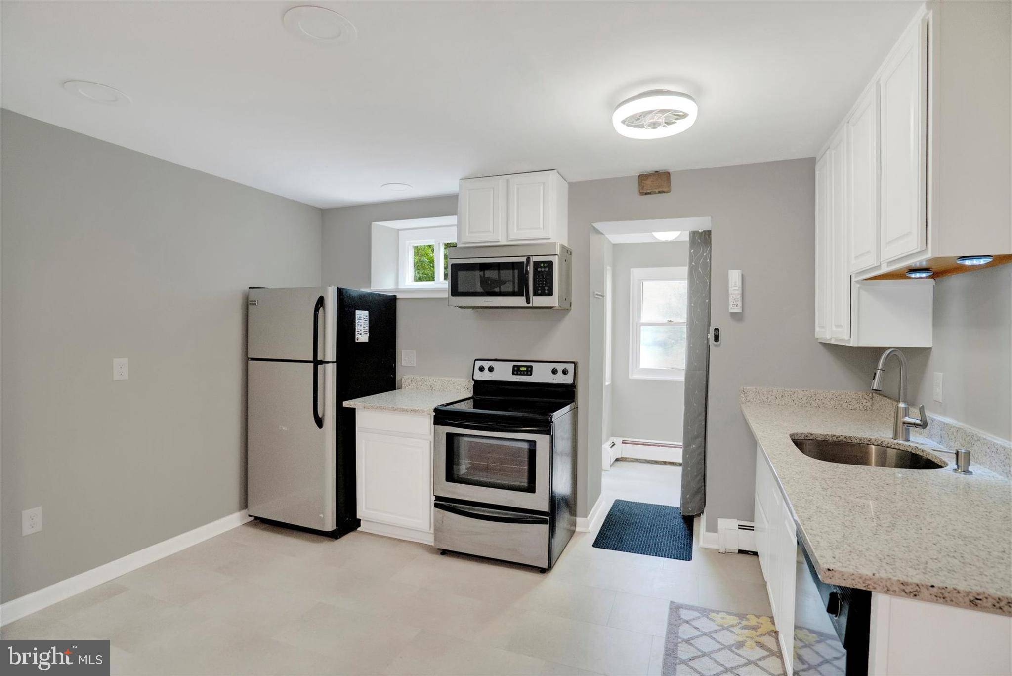 Ambler, PA 19002,609 ARDROSS AVE #B