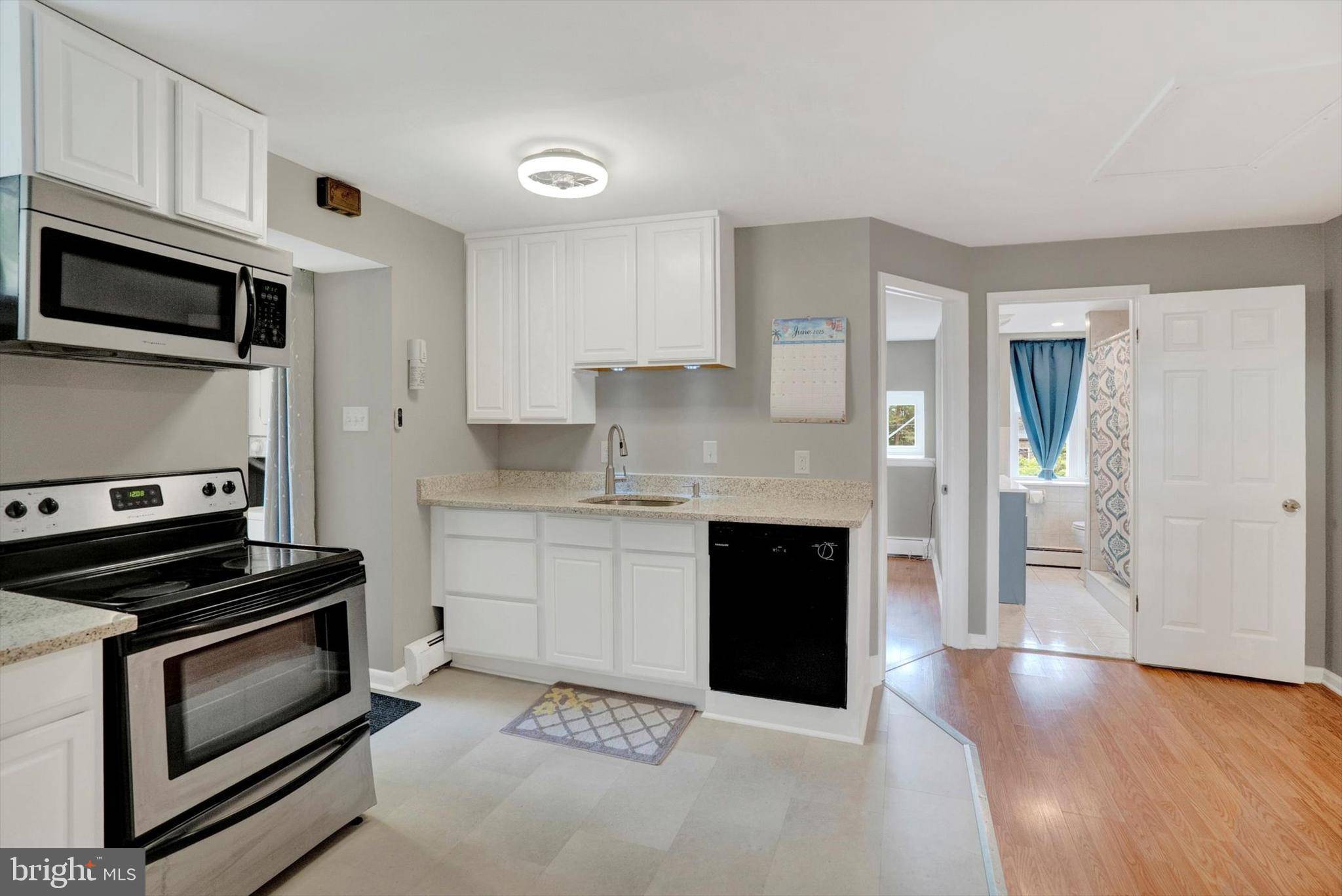 Ambler, PA 19002,609 ARDROSS AVE #B
