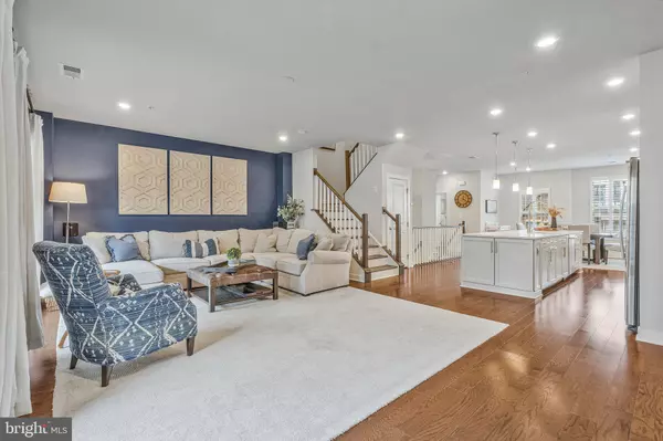 Herndon, VA 20171,13240 LAKE WOODLAND WAY #5F