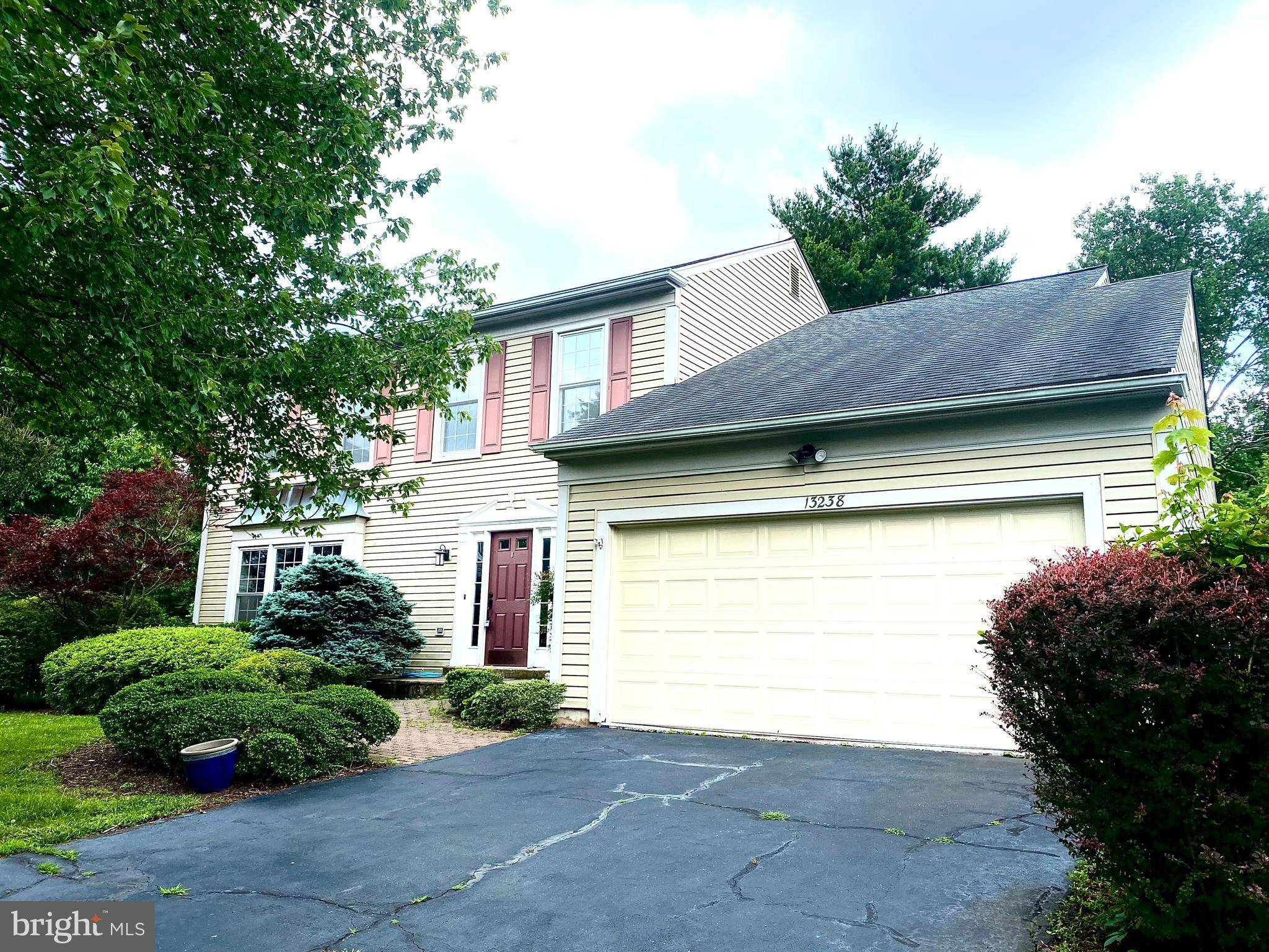 Herndon, VA 20171,13238 PLEASANT GLEN CT