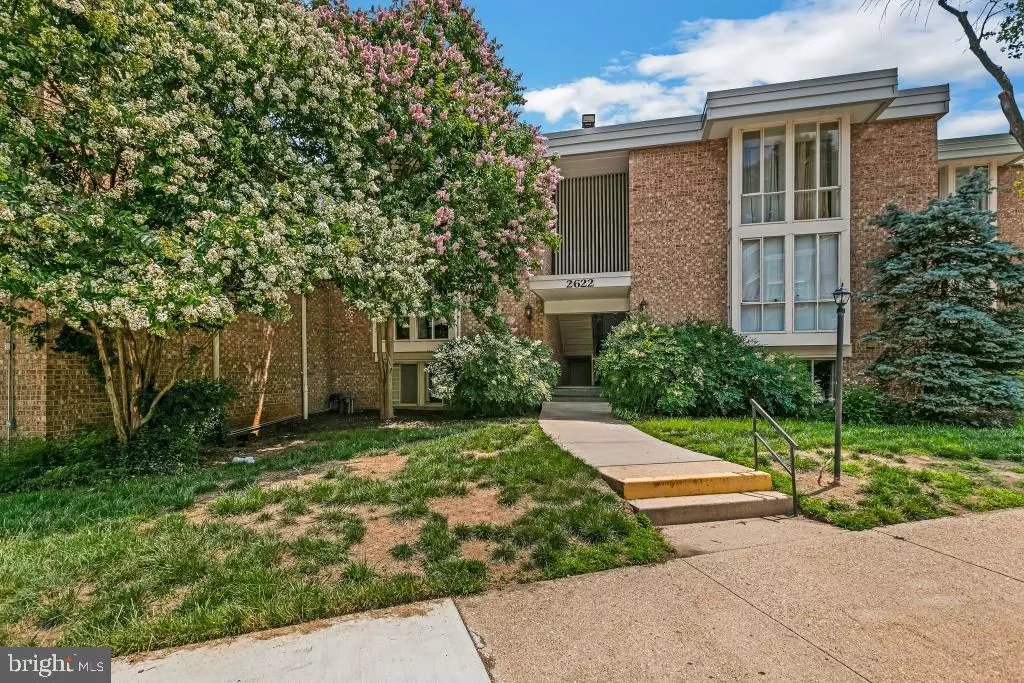 Alexandria, VA 22303,2622 WAGON DR #319
