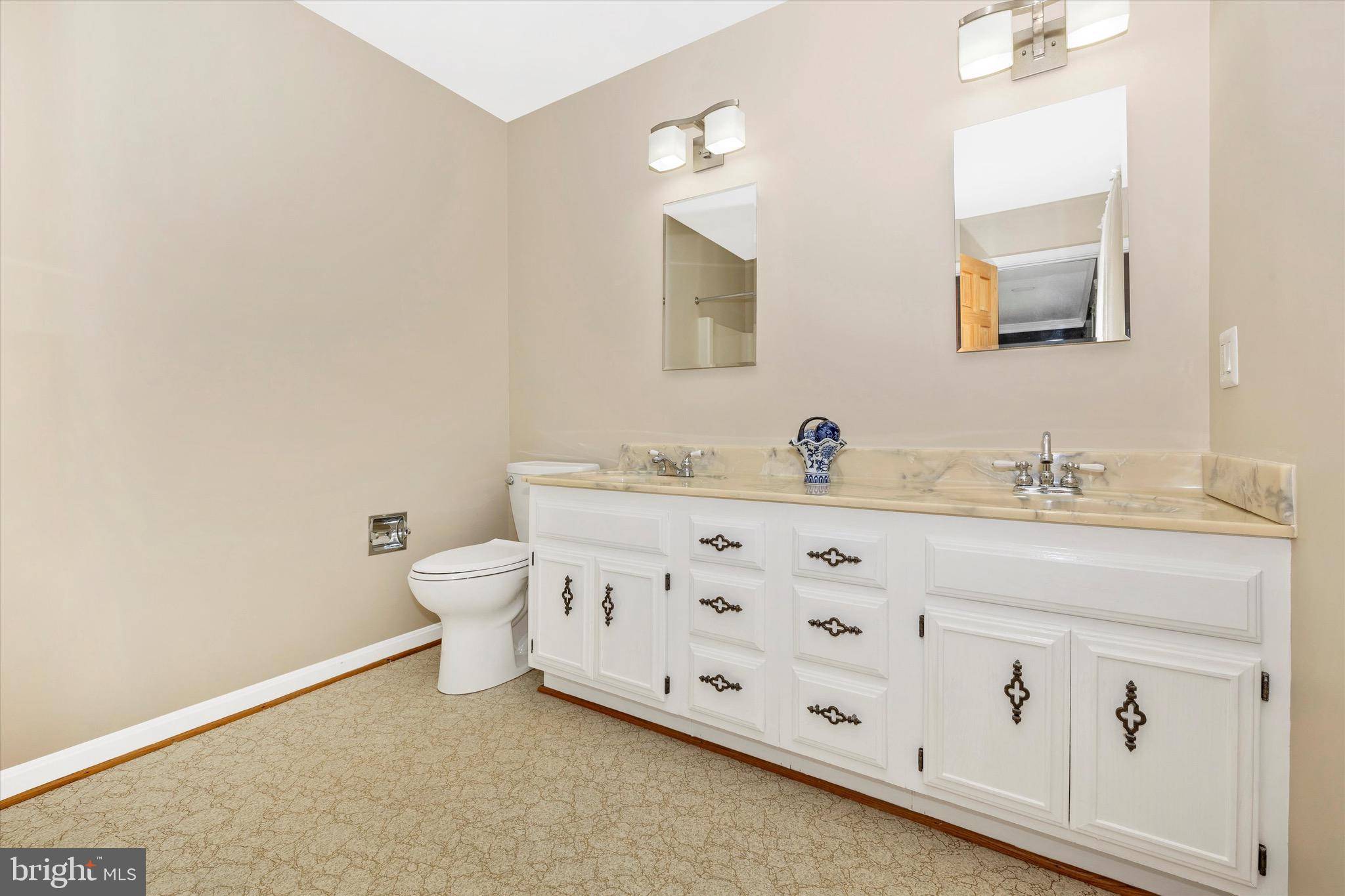 Silver Spring, MD 20905,13 MONTFORD CT