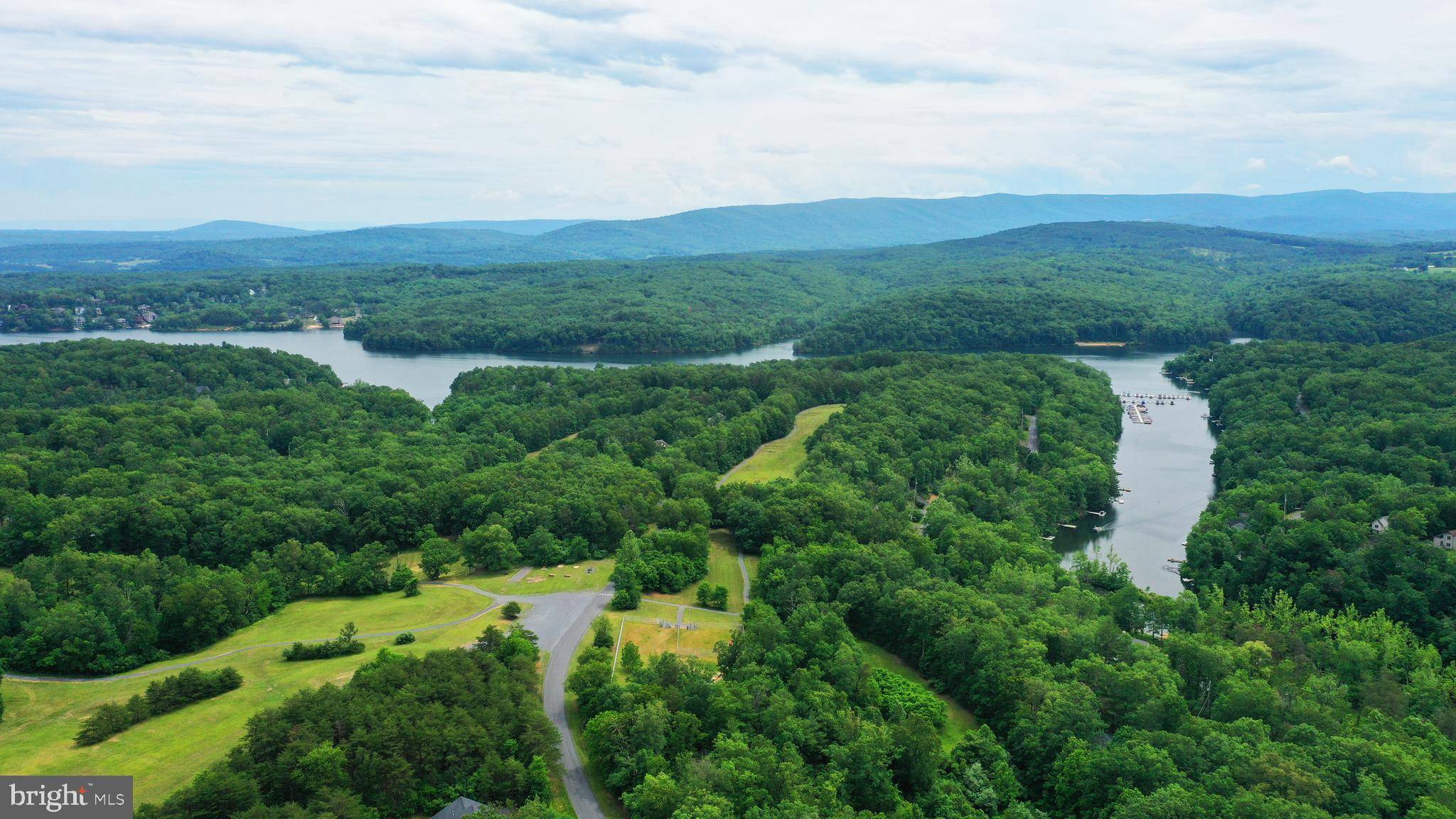 Cross Junction, VA 22625,906 SOUTH LAKEVIEW DR