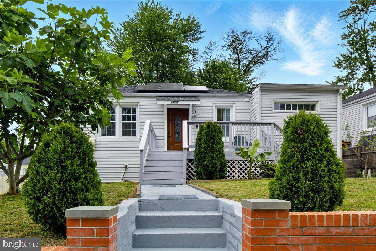 Capitol Heights, MD 20743,1209 CHAPEL OAKS DR