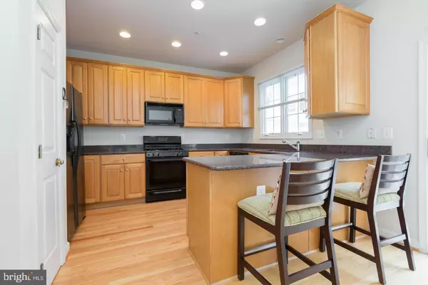 Vienna, VA 22182,8857 ASHGROVE HOUSE LN