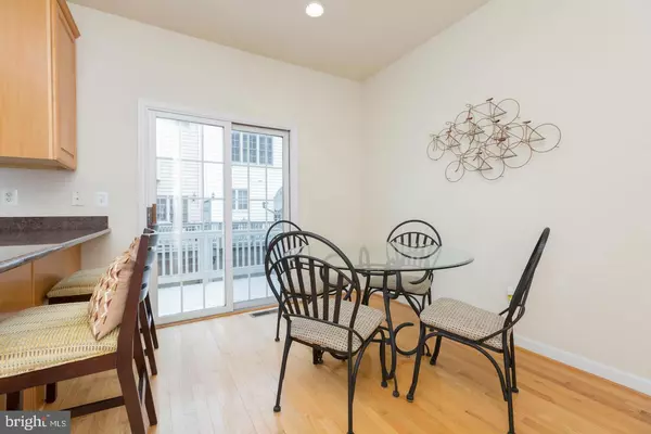 Vienna, VA 22182,8857 ASHGROVE HOUSE LN
