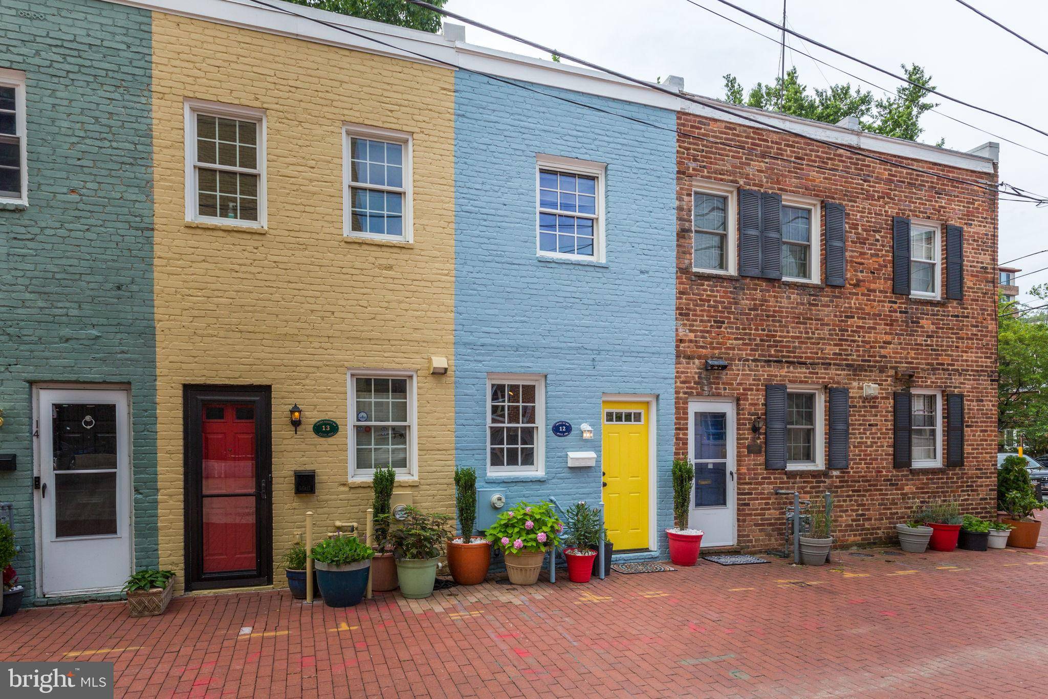 12 SNOWS CT NW, Washington, DC 20037
