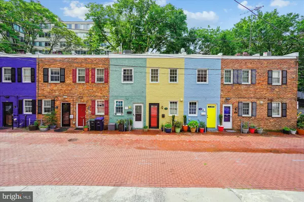 Washington, DC 20037,12 SNOWS CT NW