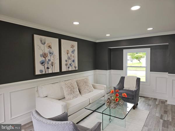 Turnersville, NJ 08012,102 FORREST DR