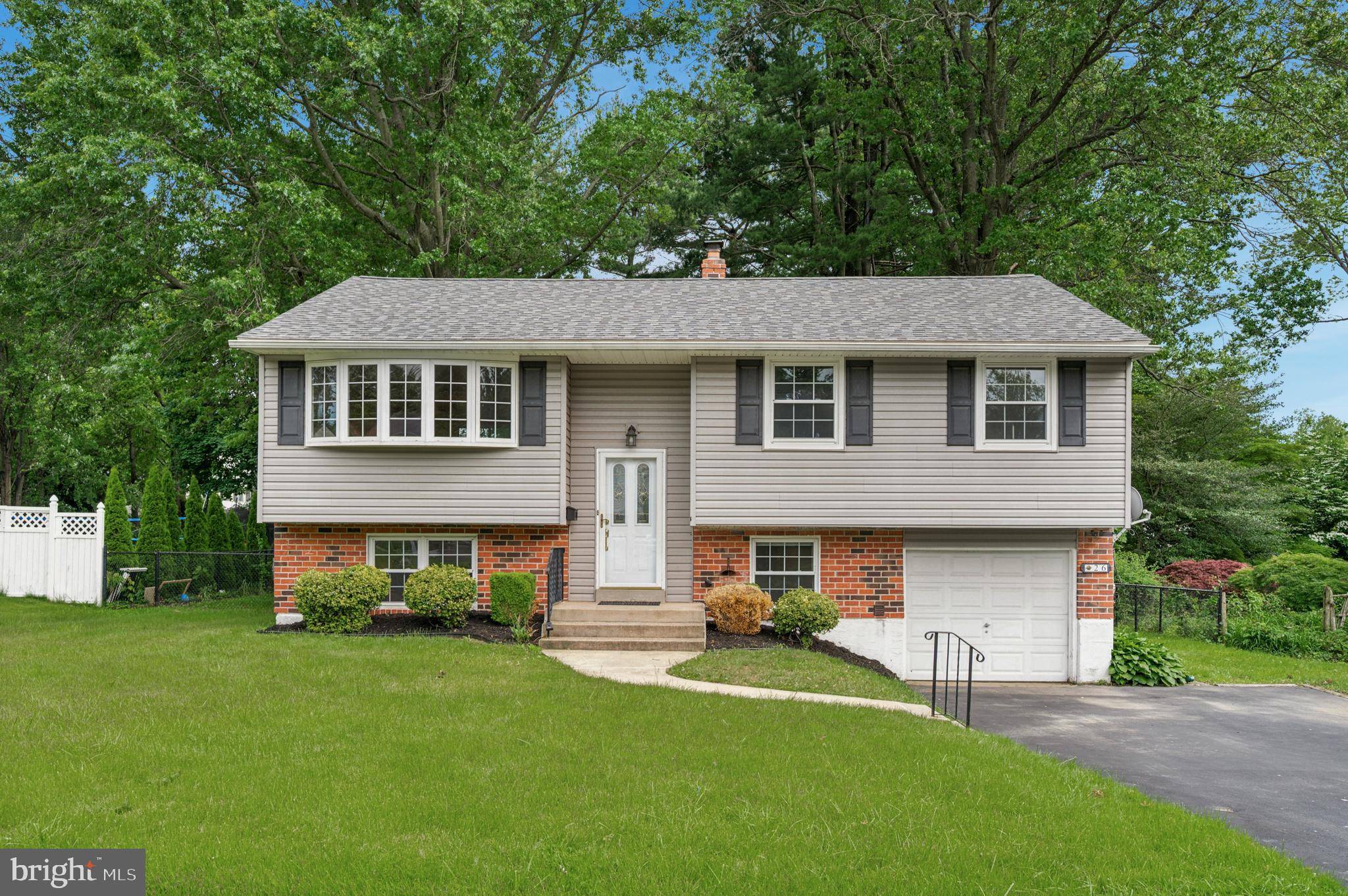 Aston, PA 19014,26 ANVIL RD