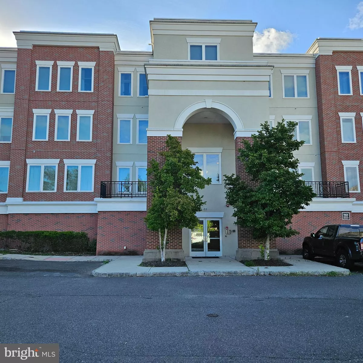 Robbinsville, NJ 08691,968 ROBBINS-EDINBURG