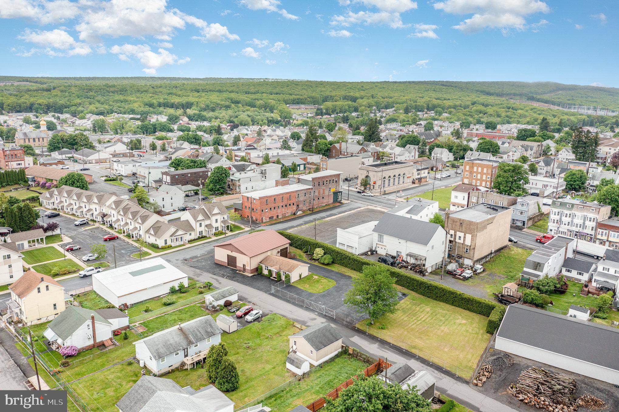 Frackville, PA 17931,10 N CHERRY ST