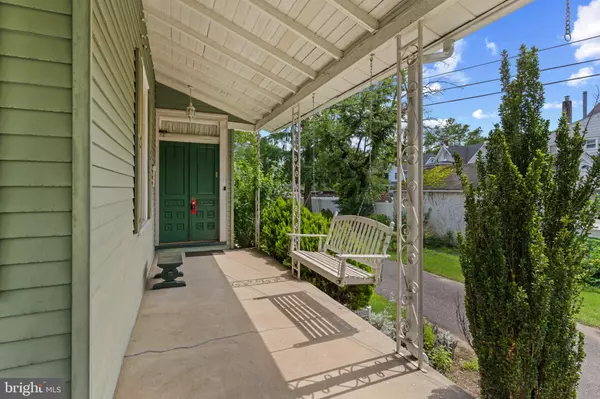 Palmyra, NJ 08065,12 E CHARLES ST