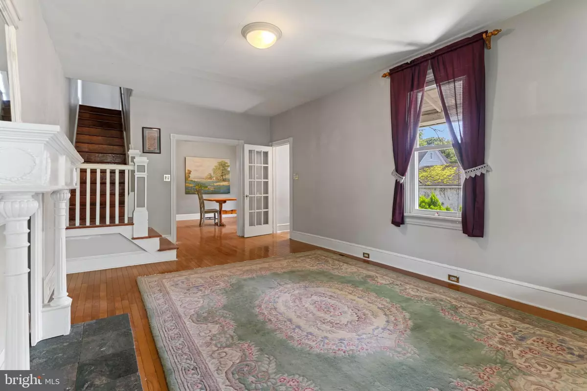 Palmyra, NJ 08065,12 E CHARLES ST
