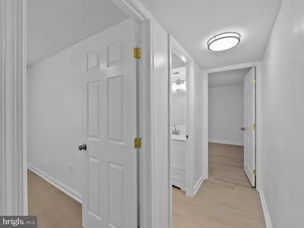 Arlington, VA 22204,708 S ARLINGTON MILL DR #14104