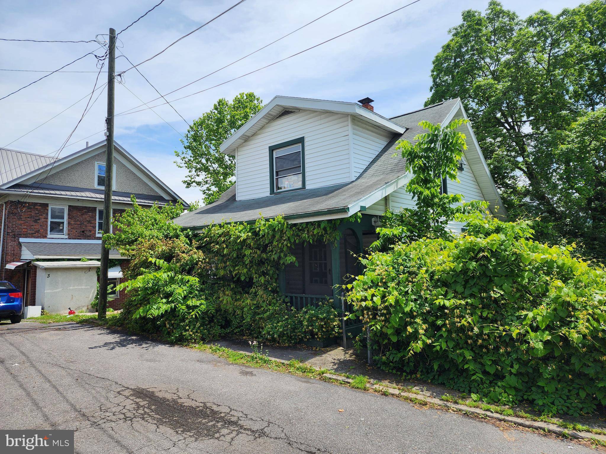 30 CLUBHOUSE LN, Ridgeley, WV 26753