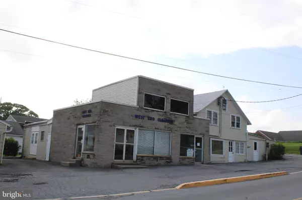 601 W MAIN ST, New Holland, PA 17557