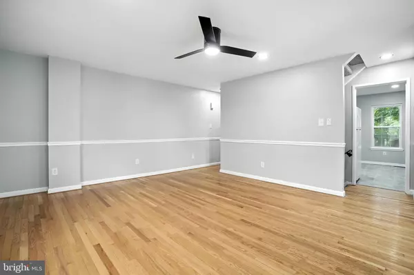 Burke, VA 22015,5800 BRIDGETOWN CT #14